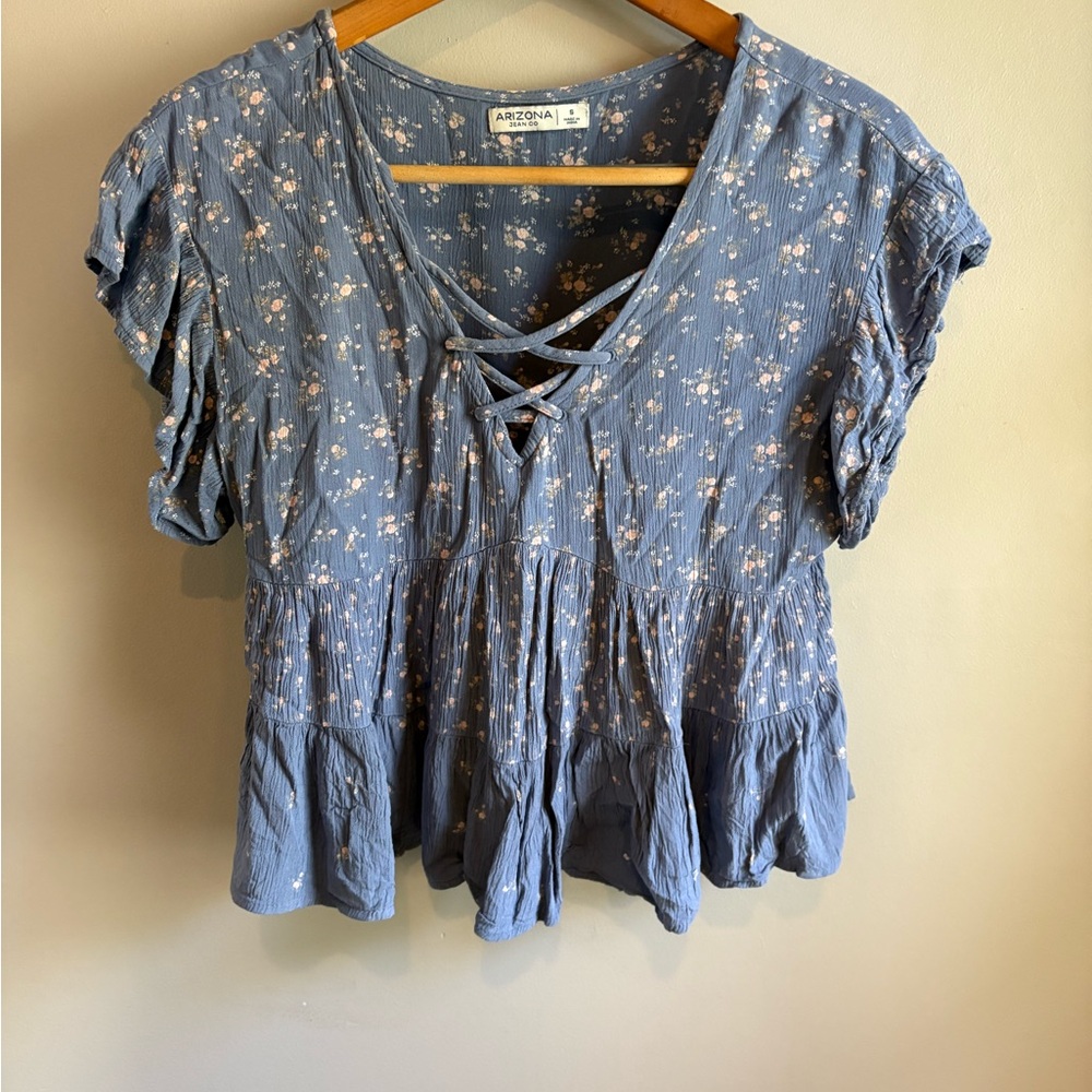 Arizona Jean Company Women's Blue Floral Top SMALL
